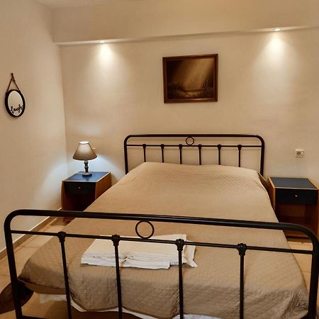 Apartment Irina เอเธนส์ ภายนอก รูปภาพ
